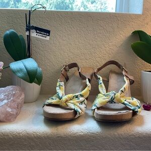 Women's Lemon Floral Wedge Sandals